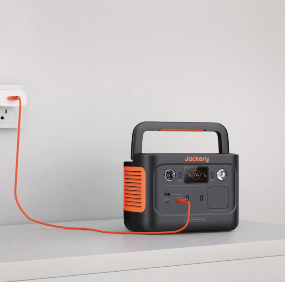 Jackery Explorer 240 v2 Estación de Energía Portátil